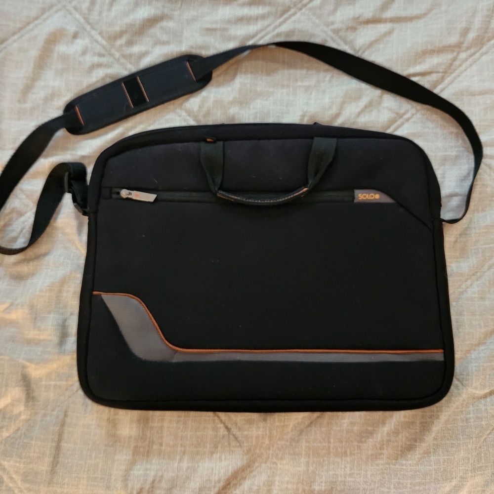Solo Black and Gray Laptop Bag 17" Great Condition